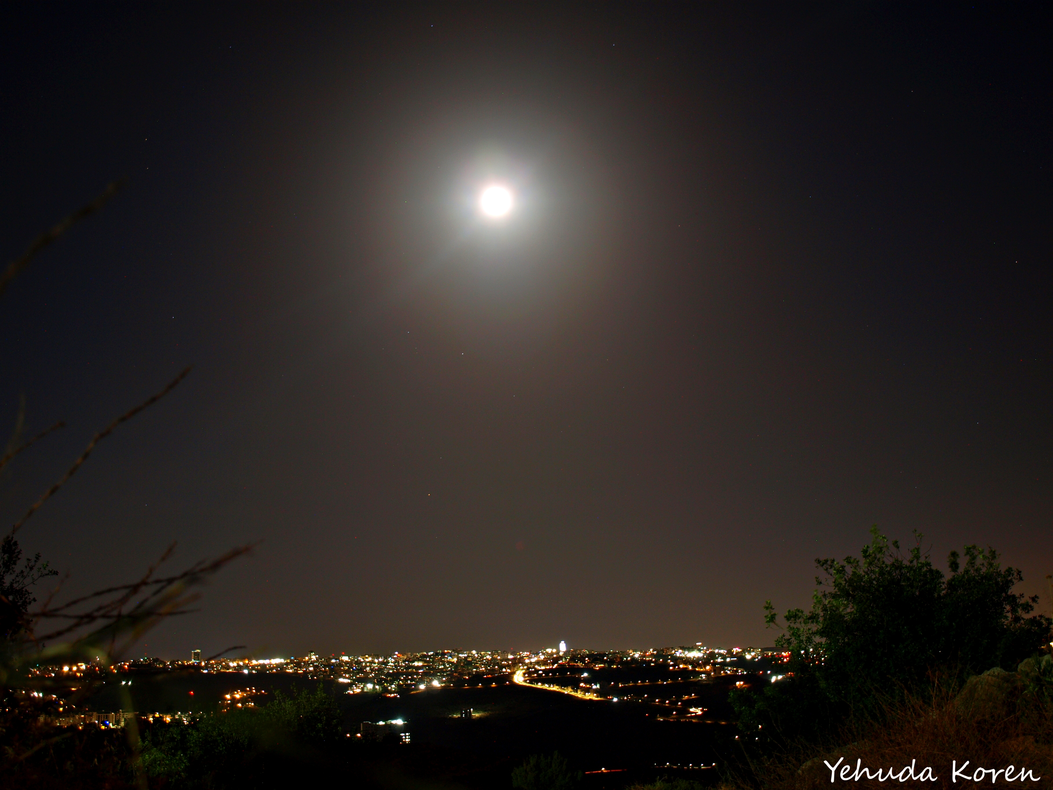 ירח&אורות העיר.JPG