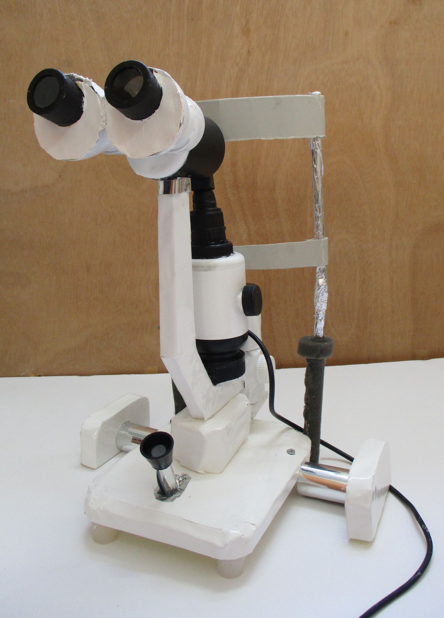 מכשיר רופא עיניים מוקטן צד 1.jpg