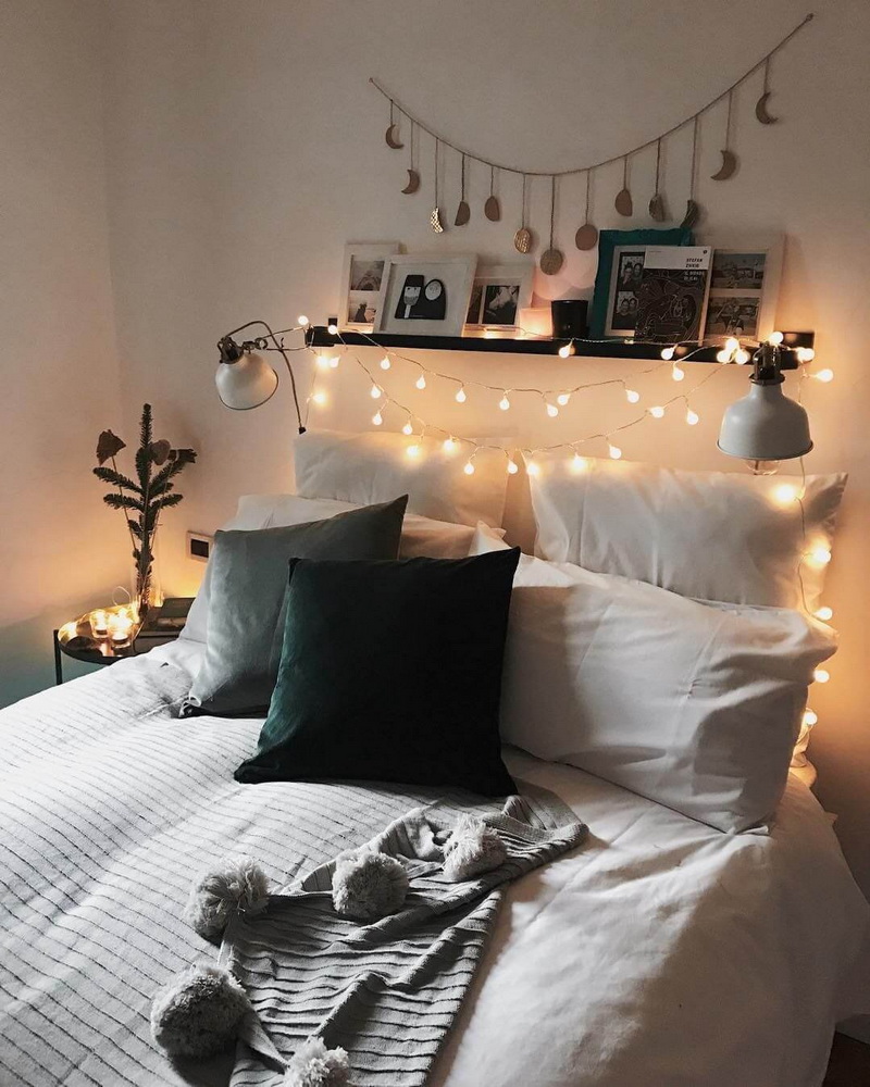 מדף מעל המיטה בחדר השינה (38 תמונות): הדקויות של עיצוב מדפי הספרים לצד המיטה  באמצעות תאורה, אפשרויות עיצוב חדר שינה עם מדפים ומדפים