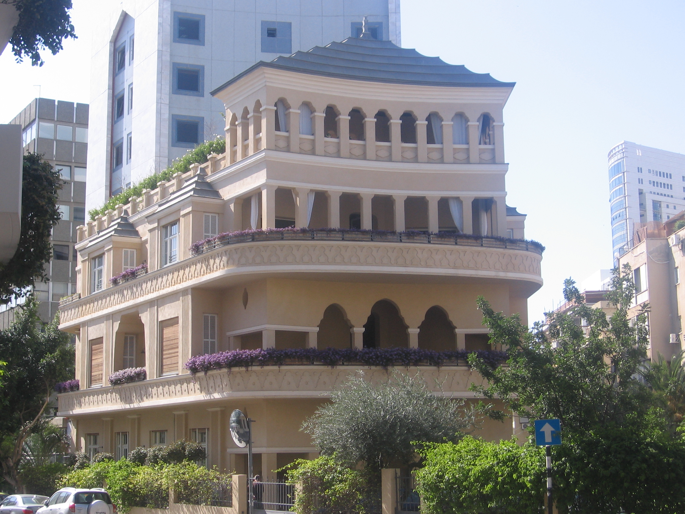 31.03.09_Tel_Aviv_052_Pagodda_House.JPG