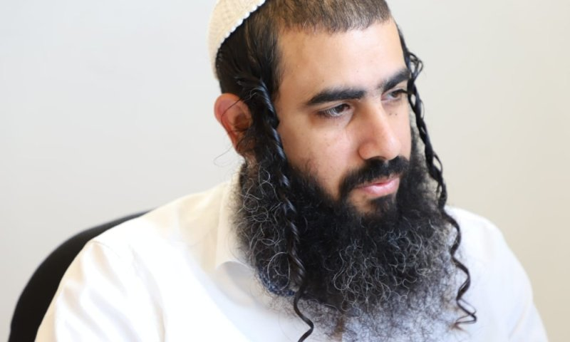 טל ברזילי מרצה בקורס עיצוב גרפי דיגיטל ו-AI בפרוג